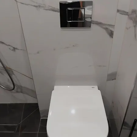 Moni 3 Apartamento *