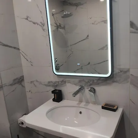 Apartamento Moni 3 *