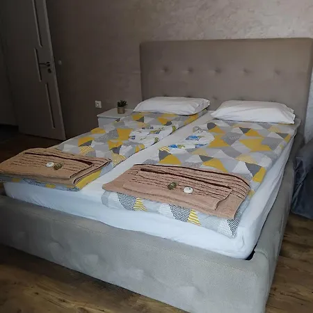 Moni 3 Apartamento Veliko Tárnovo